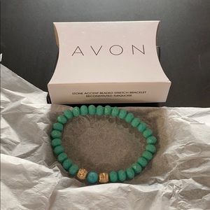 ✨NEW✨ AVON Beaded bracelet